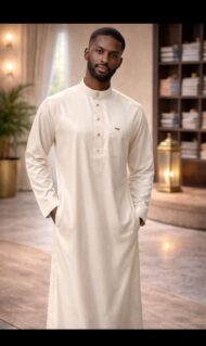 Qamis Homme Noir Élégant – Coupe Moderne & Finition Premium